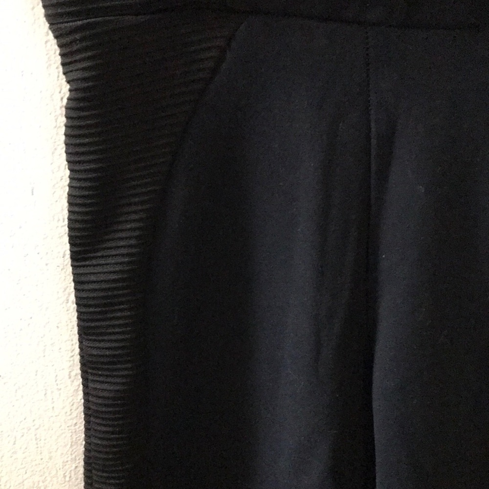 Textured leggings